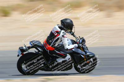 media/Apr-10-2022-SoCal Trackdays (Sun) [[f104b12566]]/Turn 9 (130pm)/